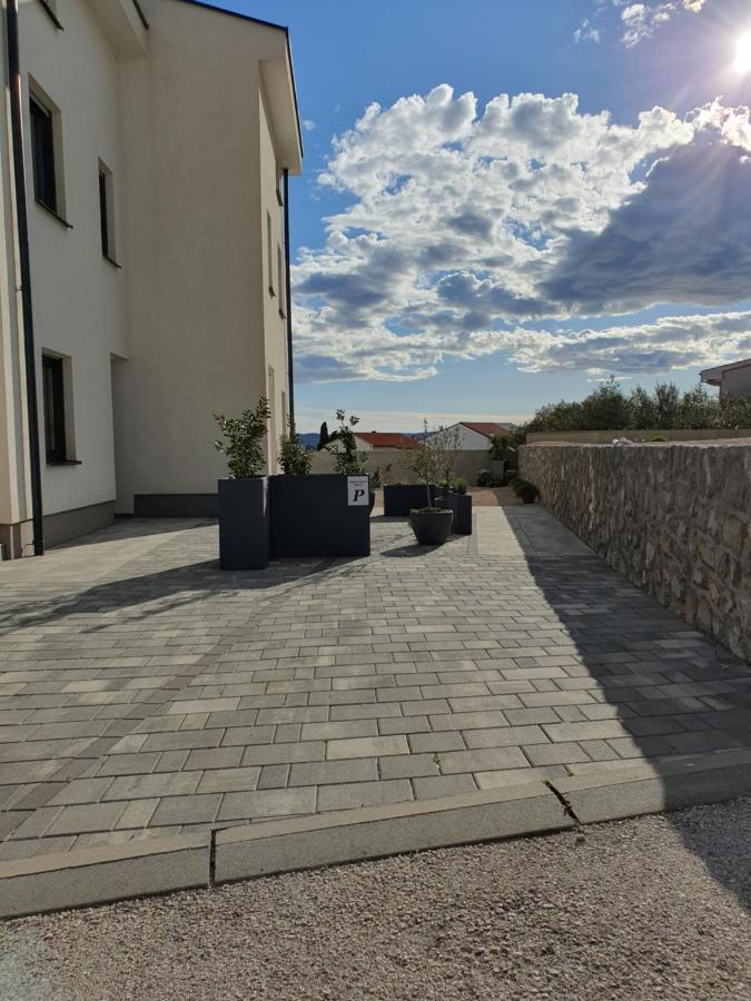 Apartment Sara Krk Town Εξωτερικό φωτογραφία