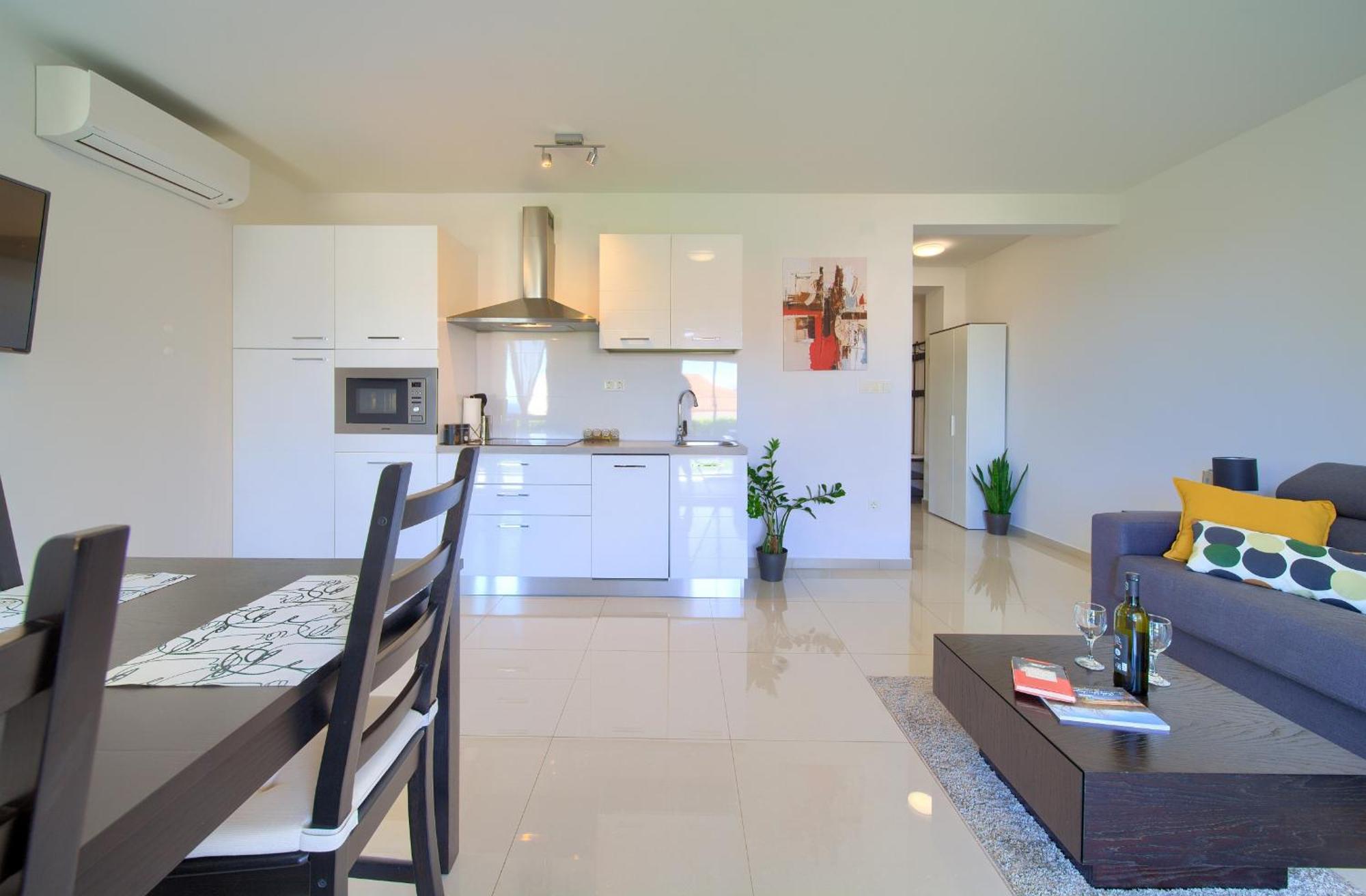 Apartment Sara Krk Town Εξωτερικό φωτογραφία